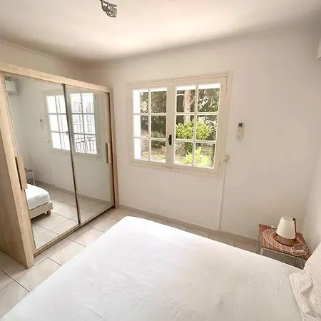 Hébergement de vacances With Pool And Valley Views *