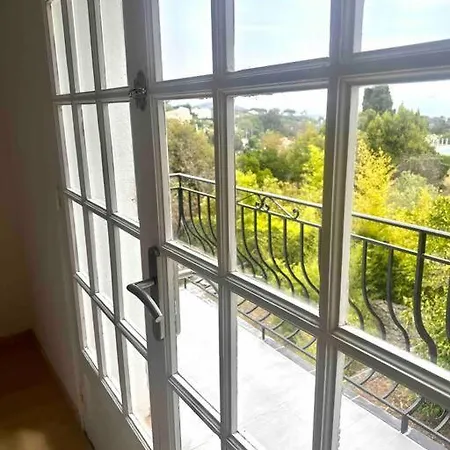 Hébergement de vacances With Pool And Valley Views